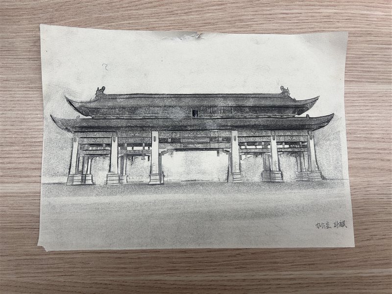 二等奖-邱麒—《繁华盛世里的“门”》